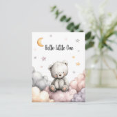 Carte Postale Whimsical "Hello Little One" Teddy Bear (Debout devant)