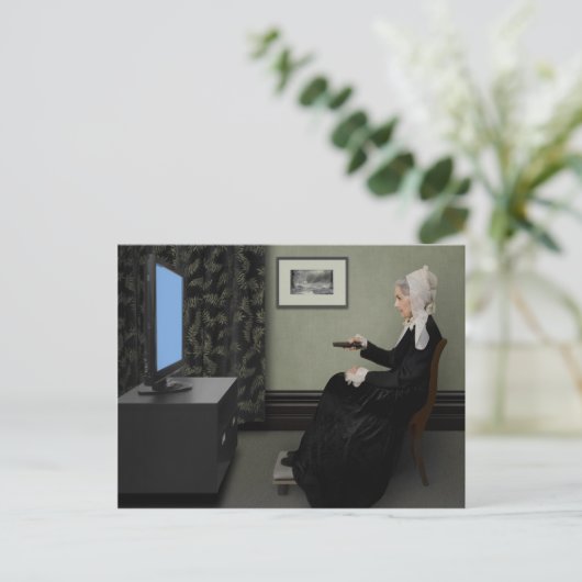 Carte Postale Whistler's Mother Watching T.V. with Remote (Debout devant)