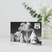 Carte Postale Wigwam Motel, Route 66, Rialto, California (Debout devant)