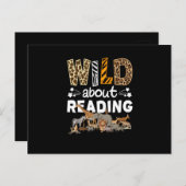 Carte Postale Wild About Reading Books And Bookworm Library (Devant / Derrière)