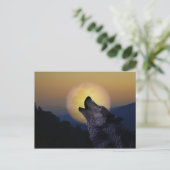 Carte Postale Wolf hurle sur la lune (Debout devant)