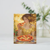 Carte Postale Woman Eating Pizza Faux Klimt Art (Debout devant)