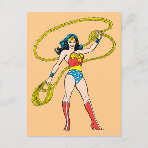 Carte Postale Wonder Woman debout avec Lasso