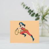 Carte Postale Wonder Woman Red Outfit (Debout devant)
