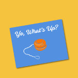 Carte Postale Yo What's Up Retro Yo-Yo Graphic<br><div class="desc">Envoyez un message amical comment faites-vous leur façon avec cette carte postale amusante. Le style rétro lettrage épelle le message YO, What'S UP? au-dessus d'une illustration d'un jouet yo-yo classique. Il y a un graphique yo-yo de coordination sur le côté opposé qui est vide pour que vous écriviez dans votre...</div>