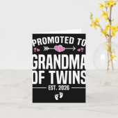 Carte Promoted To Grandma Of Twins 2026 New Grandma Moth (Fleur jaune)