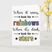 Carte Quand il pleut, cherchez Rainbows. Devis (Fleur jaune)
