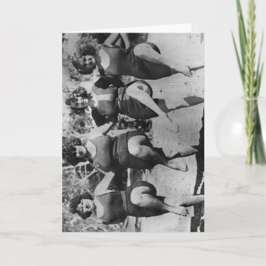 Carte Quatre femmes dans des baigneurs de natation sur (Devant)