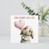 Carte Quelque Lapin T'aime avec Ballon en Forme de Cœur (Debout devant)