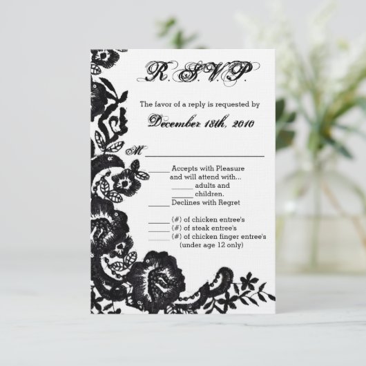 Carte R.S.V.P 3,5x5 noir en dentelle noire Damask  (Debout devant)