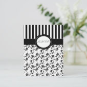 Carte R.S.V.P. à rayures florales noir et blanc (Debout devant)