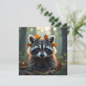 Carte Raccoon mignon dans les feuilles d'automne (Debout devant)