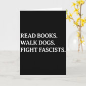 Carte Read Books Walk Dogs Fight Fascists - Reading Book (Fleur jaune)