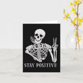 Carte Restez positif Jamais mieux Skeleton Drôle Hallowe (Fleur jaune)