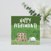Carte Retraite de golf avec boule par tee time sur vert (Debout devant)