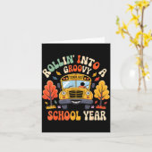 Carte Rollin Into A Groovy School Year Retro School Bus (Fleur jaune)