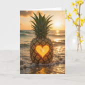 Carte Romantic Birthday Pineapple With a Glowing Heart (Fleur jaune)