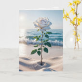 Carte Rose Blanche Sympathique Dans Le Sable De Plage (Fleur jaune)