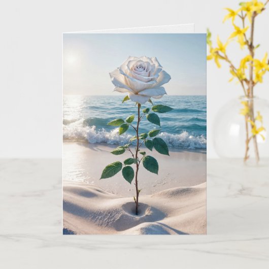 Carte Rose Blanche Sympathique Dans Le Sable De Plage (Fleur jaune)