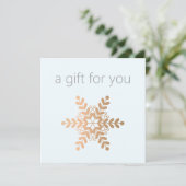 Carte Rose Gold Snowflake certificat cadeau de vacances (Debout devant)