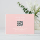 Carte Rose poudré avec monogramme RSVP avec code QR à nœ (Debout devant)