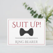 Carte Rouge & Blanc Suit Up Be My Ring Bearer Fun Bow Cr (Debout devant)