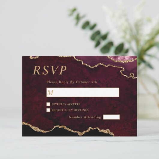 Carte RSVP Black & Burgundy Gold Wedding (Debout devant)