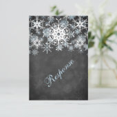 Carte RSVP cool Blue Snowy Chalkboard Style Mariag (Debout devant)