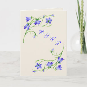 Carte RSVP de mariage avec fleurs de cloche bleue.