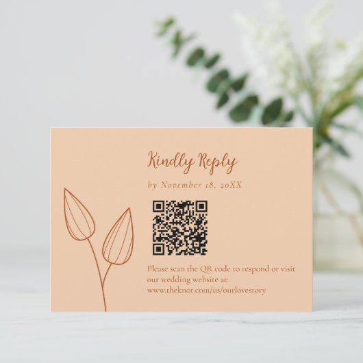 Carte RSVP de mariage orange brûlé avec code QR (Debout devant)