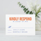 Carte RSVP de mariage Orange & Navy Modern Typogra (Debout devant)