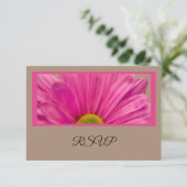 Carte RSVP de mariage rose Gerber Daisy (Debout devant)