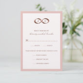 Carte RSVP de mariage rose Gold Infinity Hand Clas (Debout devant)