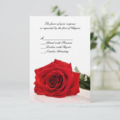 Carte RSVP de mariage rouge Rose (Debout devant)