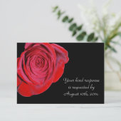 Carte RSVP de mariage rouge unique (Debout devant)