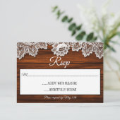 Carte RSVP de mariage rustique en bois et dentelle (Debout devant)