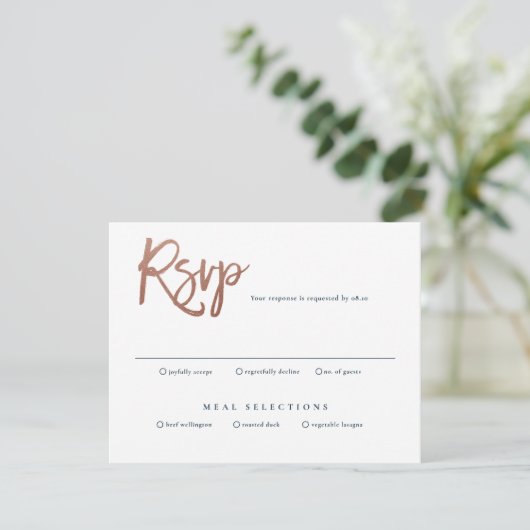 Carte rsvp de mariage script moderne (Debout devant)