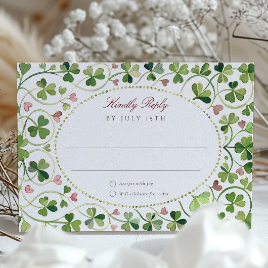 Carte RSVP de mariage Whimsical Shamrock & Coeurs