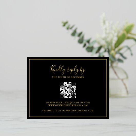 Carte RSVP Foil Mariage de code QR noir traditionn (Debout devant)
