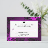 Carte RSVP Gothique Violet, Noir et Blanc Floral (Debout devant)