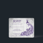 Carte RSVP Mariage Vin Peacock Violet<br><div class="desc">Envoyez à vos invités une carte RSVP de mariage de vigne violet simple et élégante avec votre invitation. La conception de la carte RSVP est faite d'un arrière - plan gris clair avec un paon violet plein de vitamine avec un embellissement de la vigne. Personnalisez avec la date de réponse...</div>