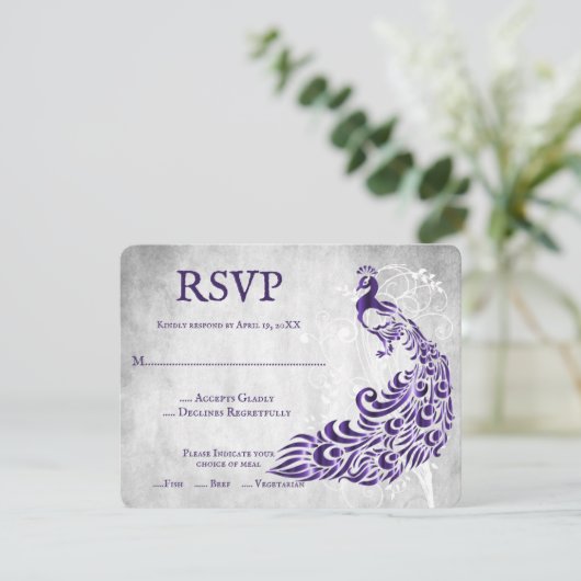 Carte RSVP Mariage Vin Peacock Violet (Debout devant)