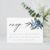 Carte RSVP MILENA Dusty Blue Floral Wedding (Debout devant)