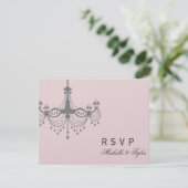 Carte RSVP Silver & Blush Chandelier (Debout devant)