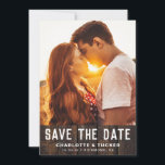 Carte Rustic Wood Photo Enregistrer la date<br><div class="desc">Photo en bois rustique Enregistrer la date Envoyer votre date de mariage à toutes vos familles et amis avec notre photo en bois rustique Enregistrer la date.</div>
