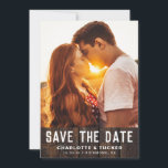 Carte Rustic Wood Photo Enregistrer la date<br><div class="desc">Photo en bois rustique Enregistrer la date Envoyer votre date de mariage à toutes vos familles et amis avec notre photo en bois rustique Enregistrer la date.</div>