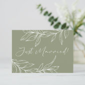 Carte Sage Green Boho Flower Mariage vient de se marier (Debout devant)