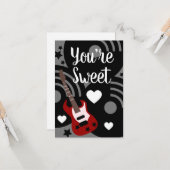 Carte Saint-Valentin Moderne Guitare Musicale Cœurs (Devant/Arrière en situation)