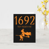 Carte Salem 1692 Ils Ont Manqué Une Sorcière D'Halloween (Fleur jaune)