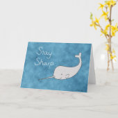 Carte Salutation drôle pointue de Narwhal de séjour de (Fleur jaune)